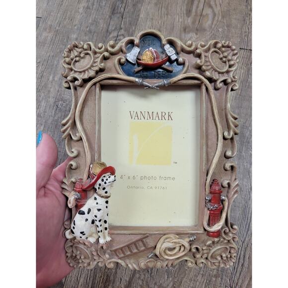 VanMark Resin 4x6 Firefighter Fireman Decor Picture Photo Frame Dalmation - Picture 1 of 4